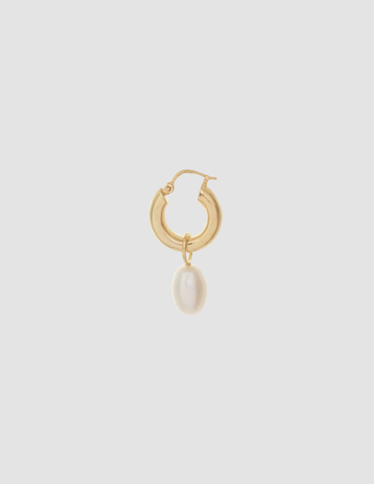 material:gold; add-on:hoops-click; add-on:pearl-add-on