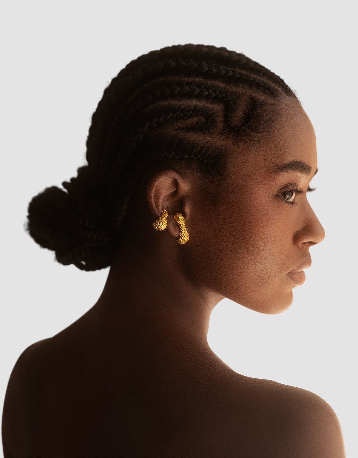 material:gold;