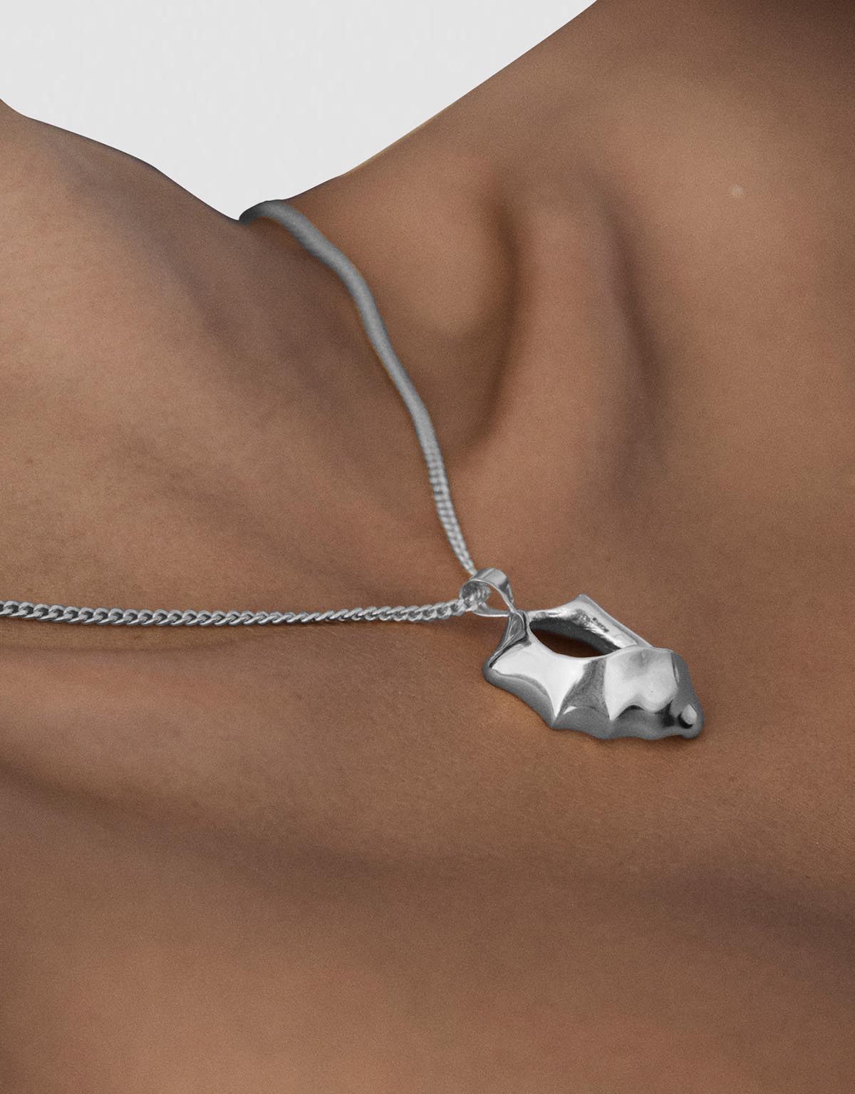 material:silver;