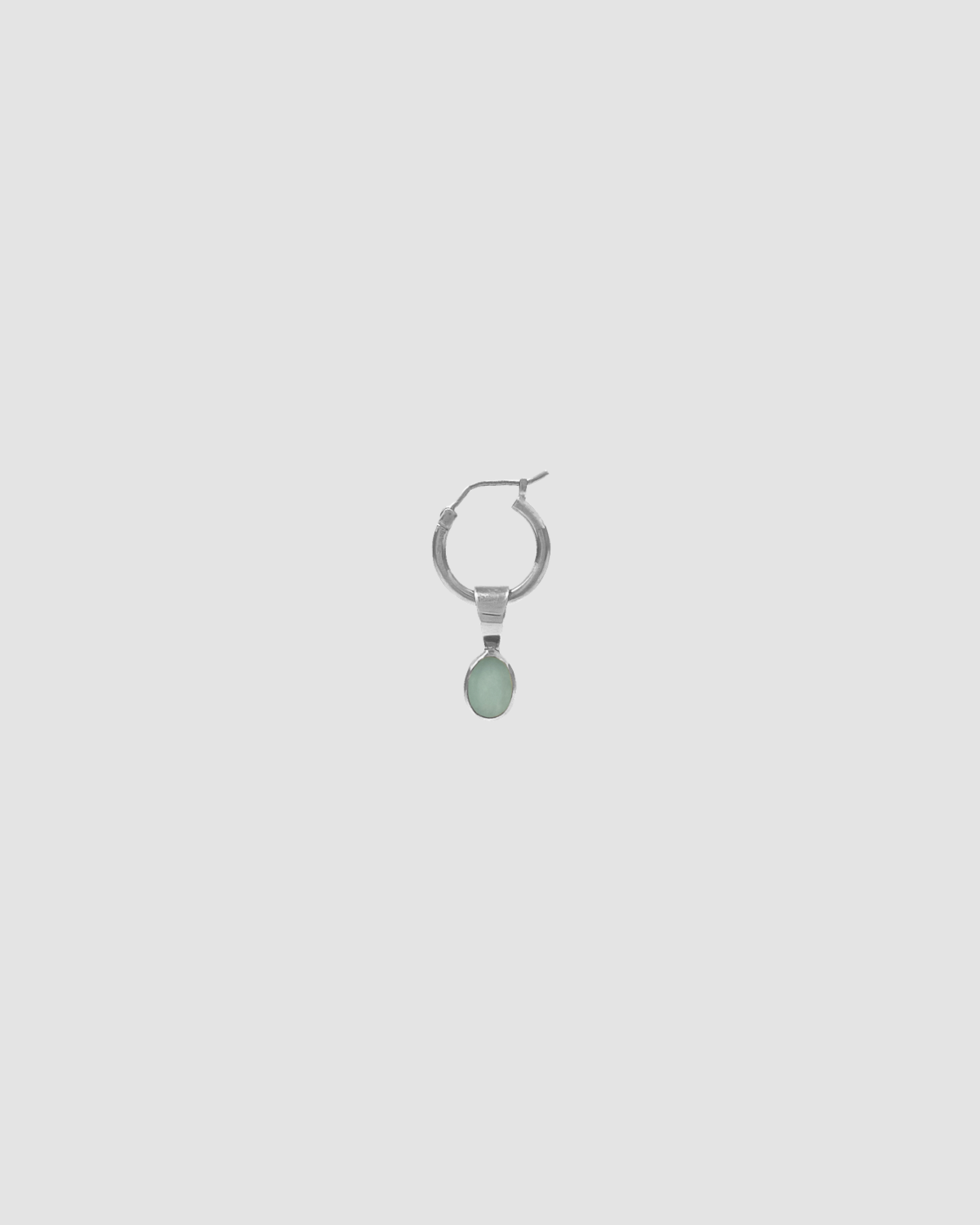 material:silver; add-on:hoops-1.5-click; add-on:emerald-add-on;