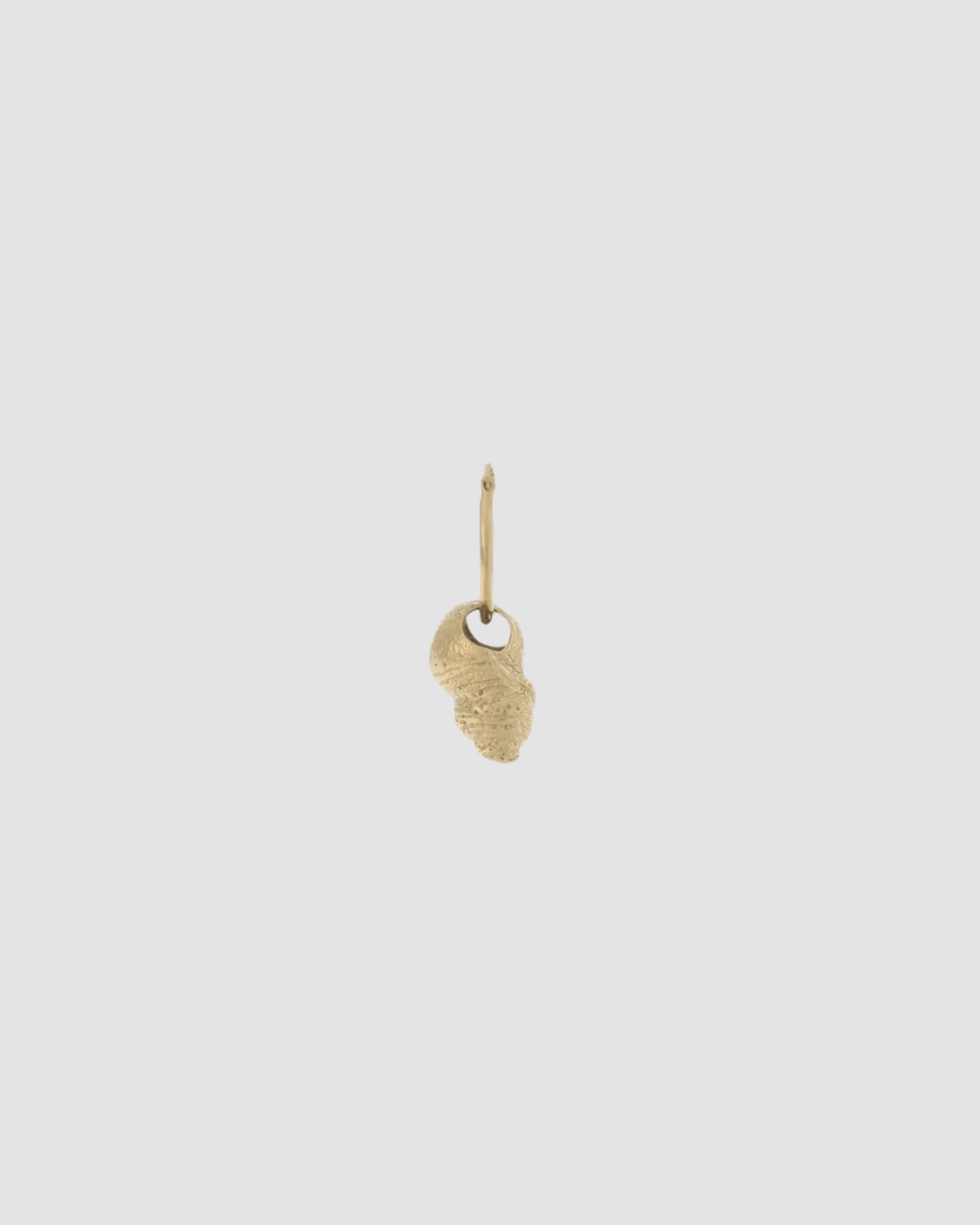 material:gold; add-on:hoops-2-click; add-on:snail-add-on;