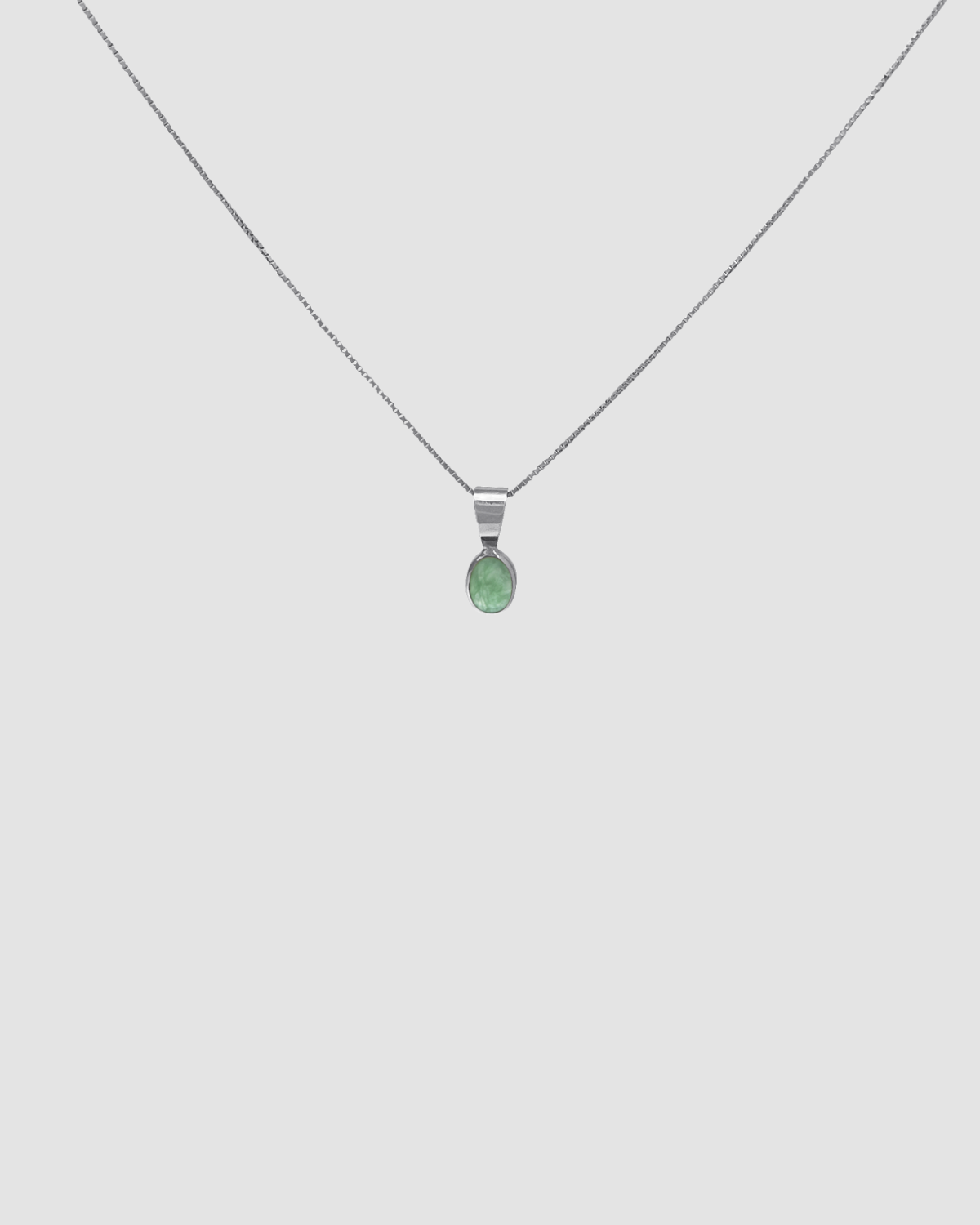 material:silver; add-on:simple-necklace; add-on:emerald-add-on;
