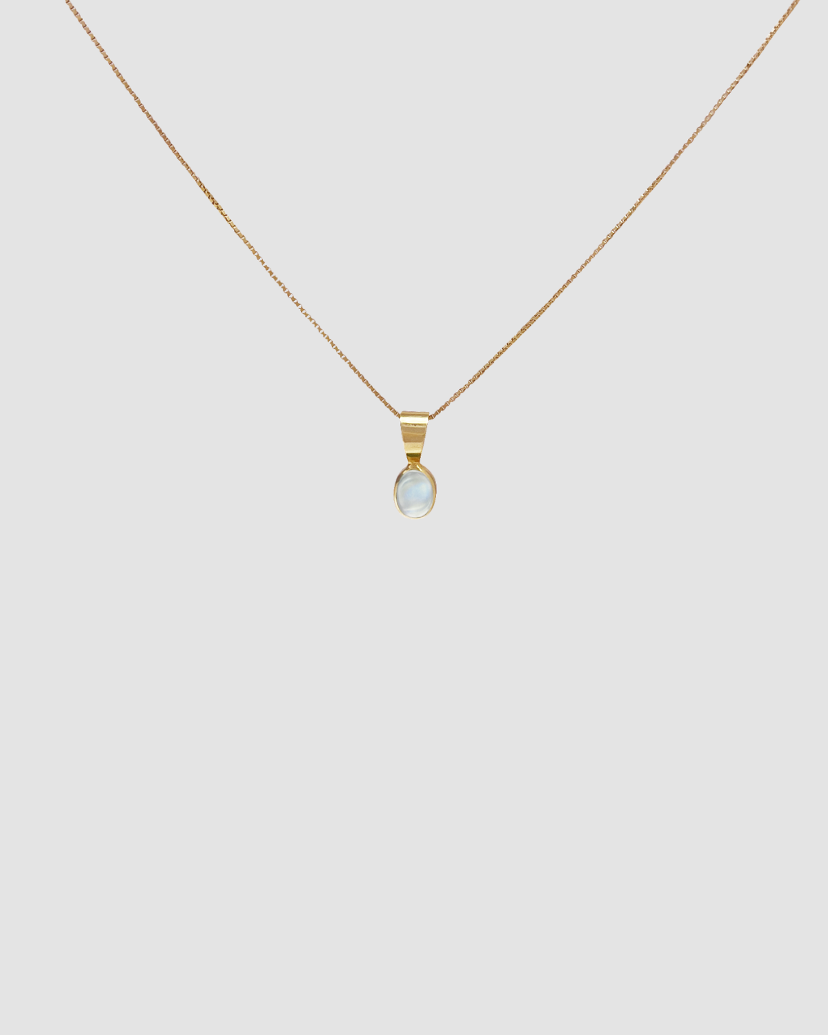 material:gold; add-on:simple-necklace; add-on:moonstone-add-on;