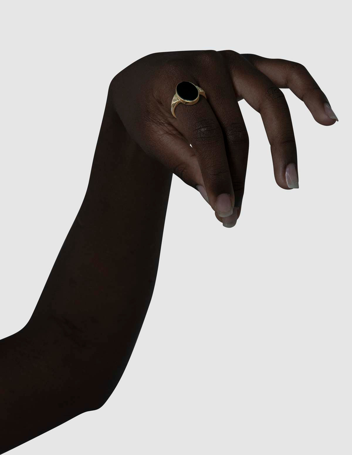 material:gold;