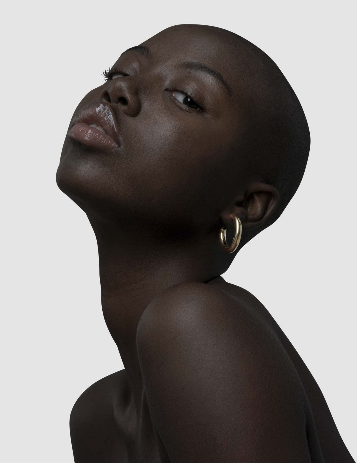 material:gold;