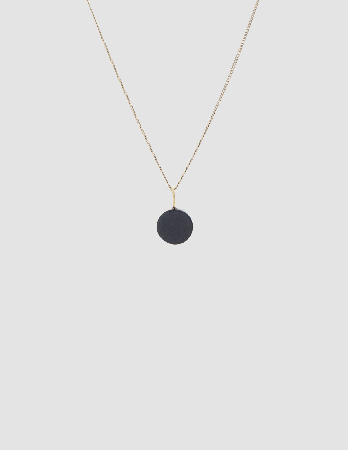 material:gold; add-on:simple-necklace; add-on:black-onyx-add-on;