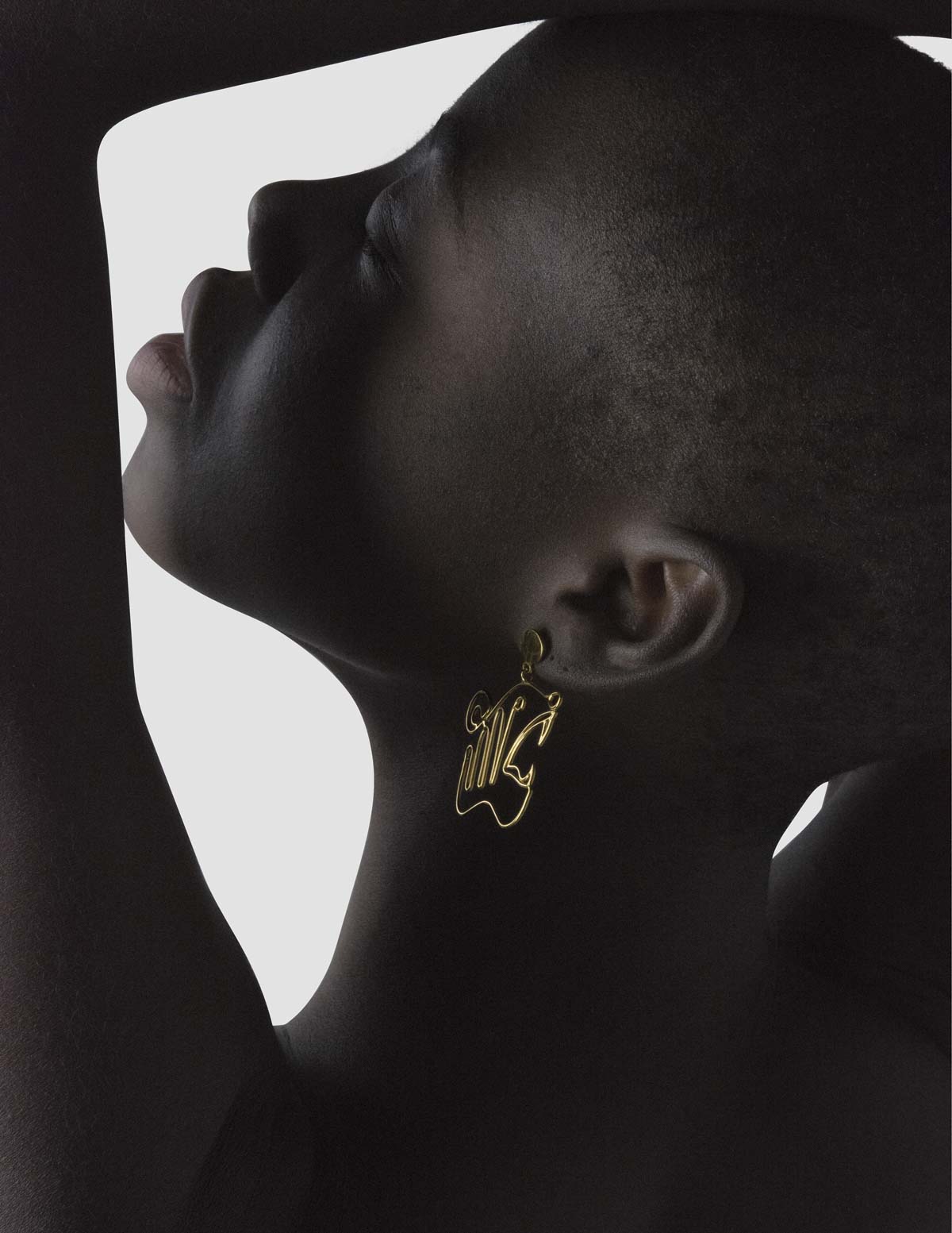 material:gold;