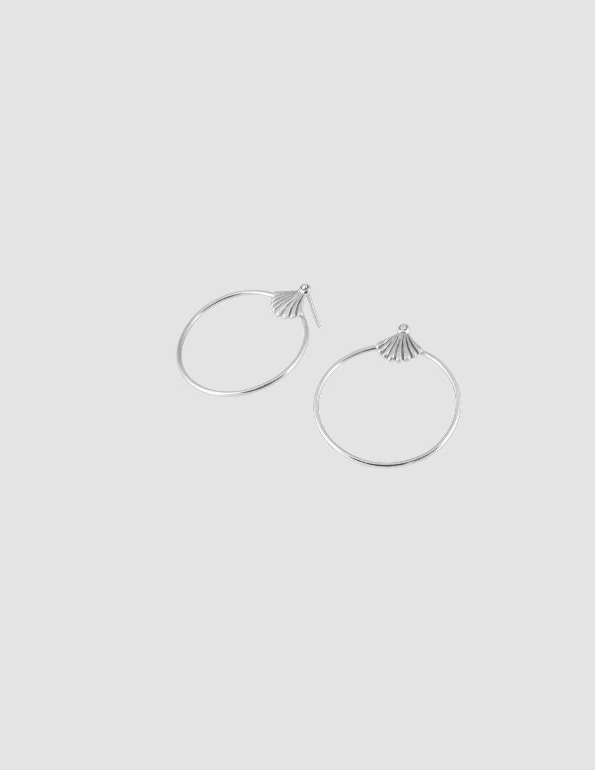 material:silver;