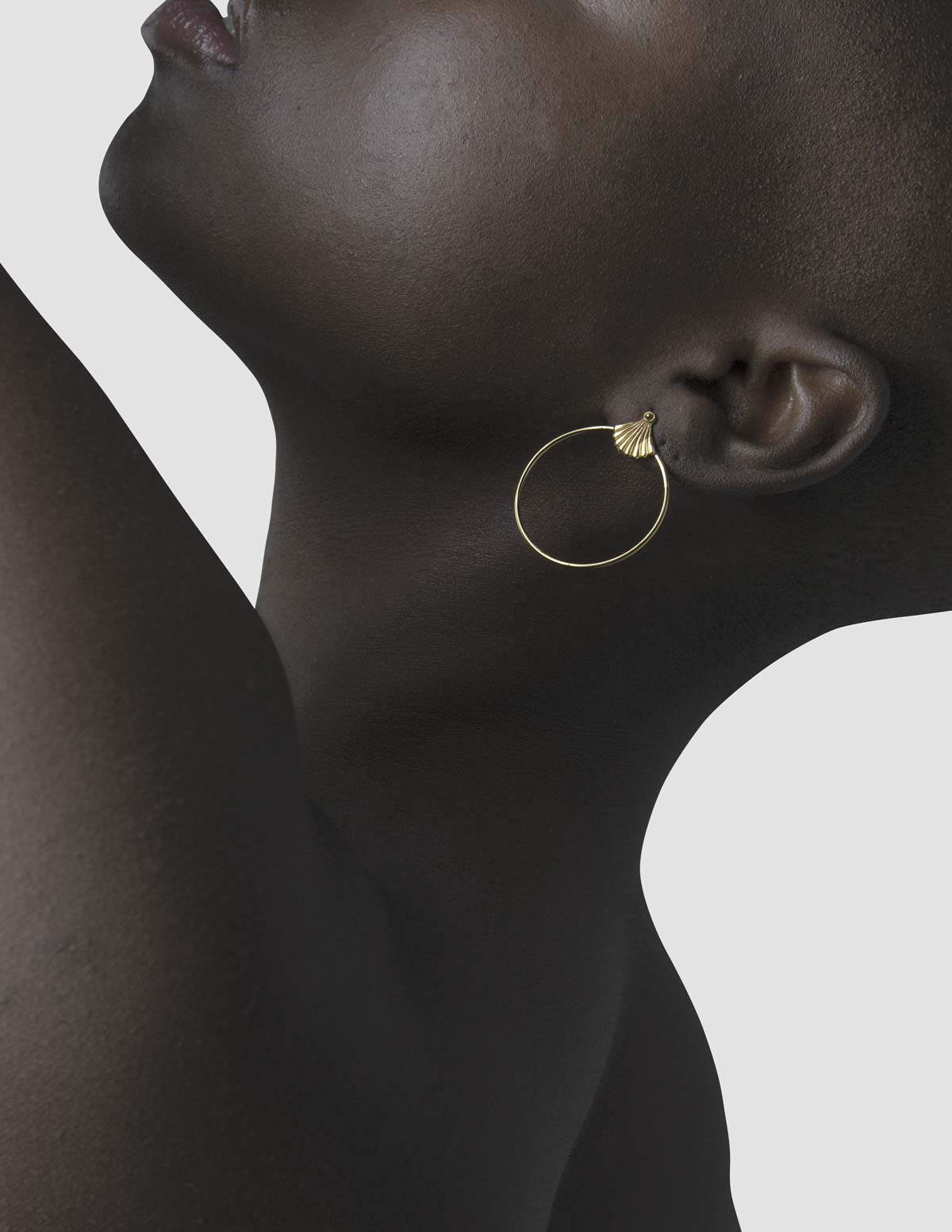 material:gold;