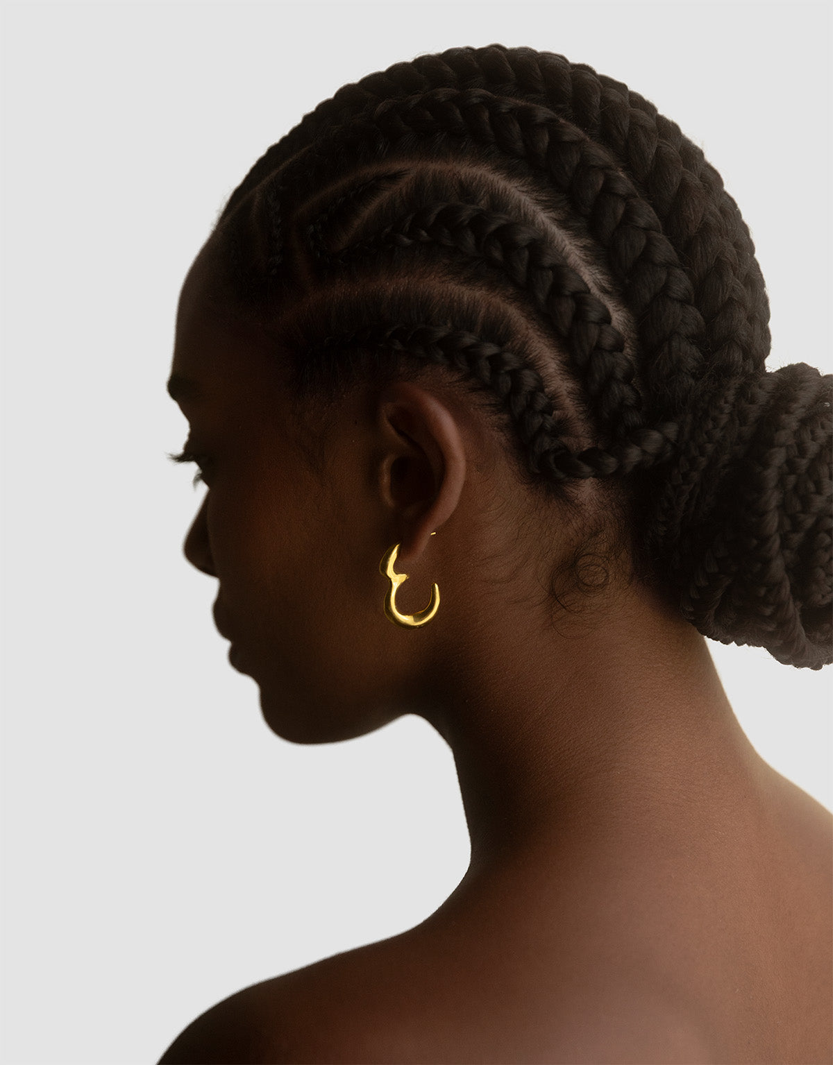 material:gold;