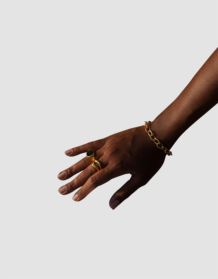 material:gold;