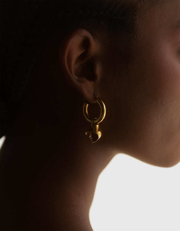 material:gold;