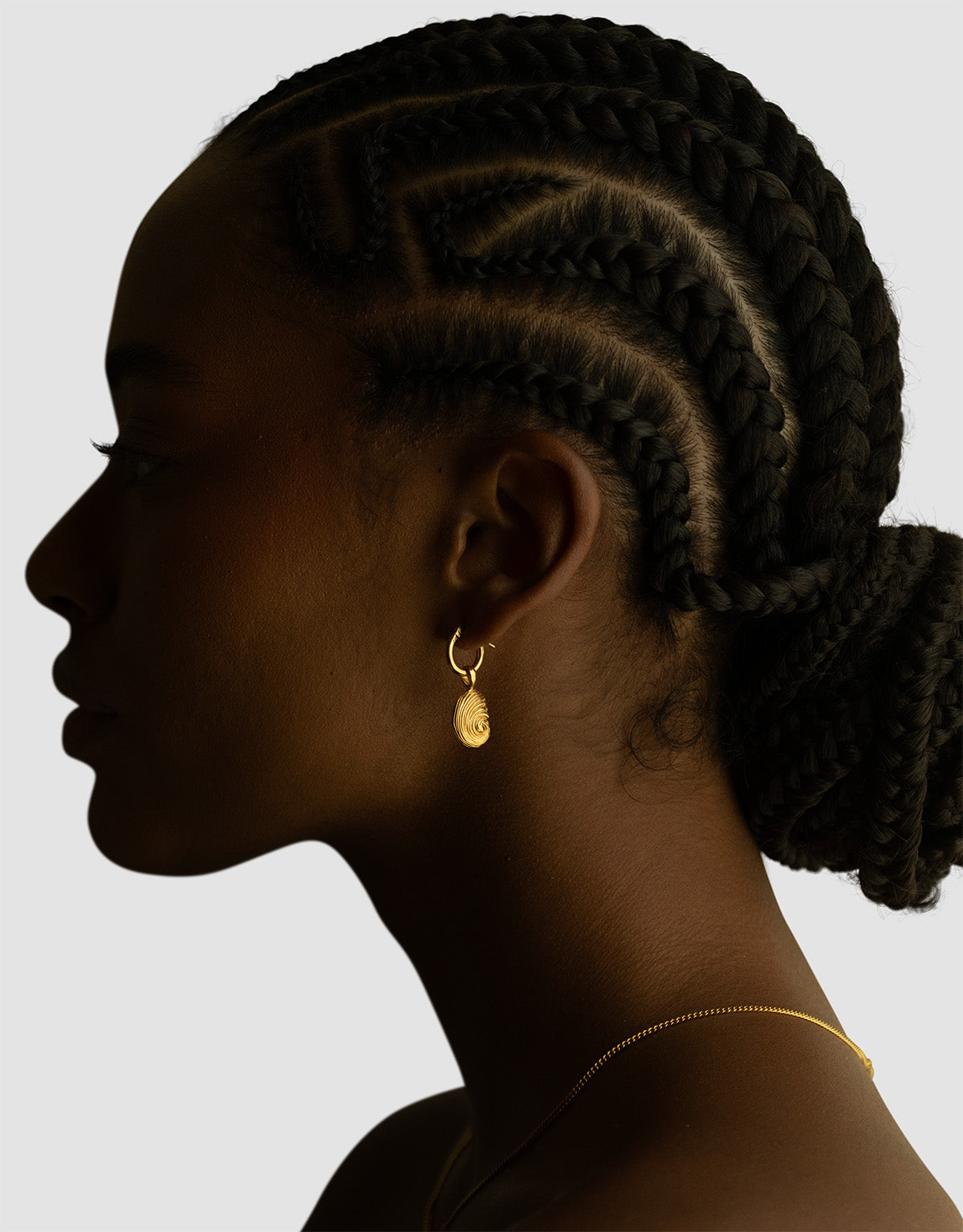material:gold;