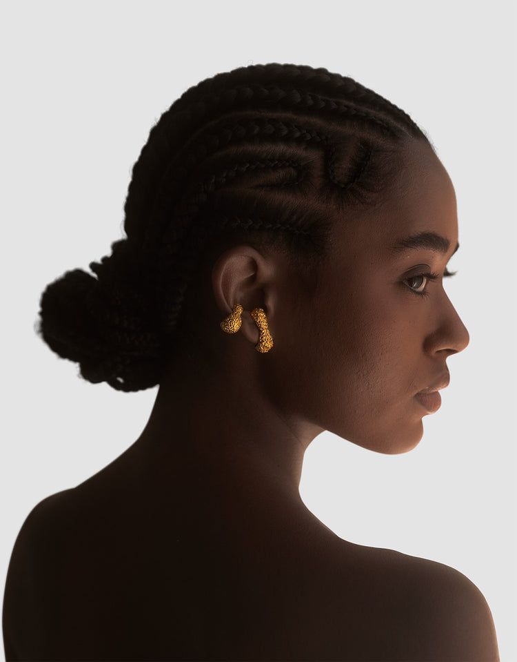 material:gold;