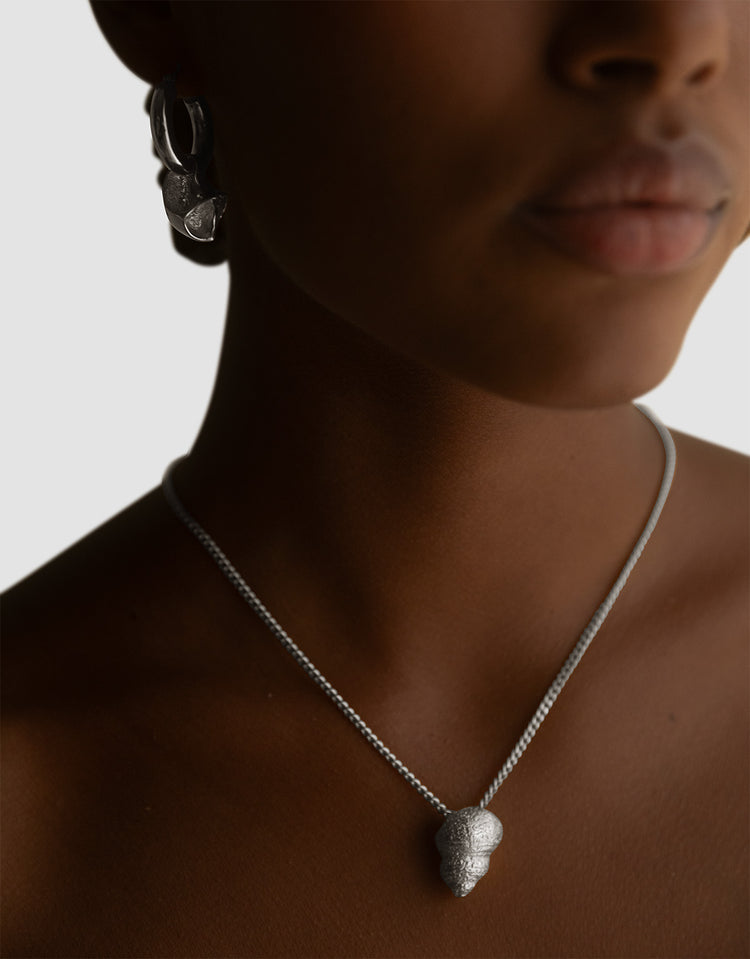 material:silver; 