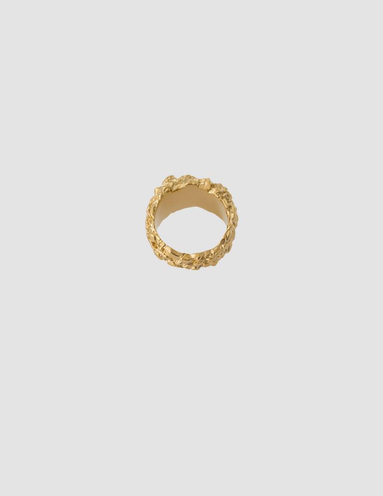 material:gold;