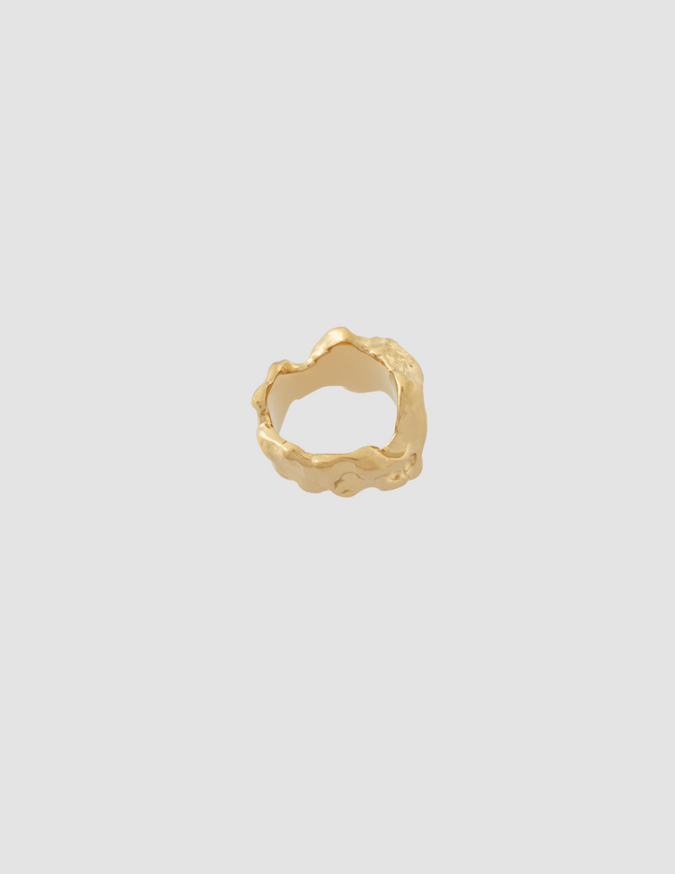 material:gold;