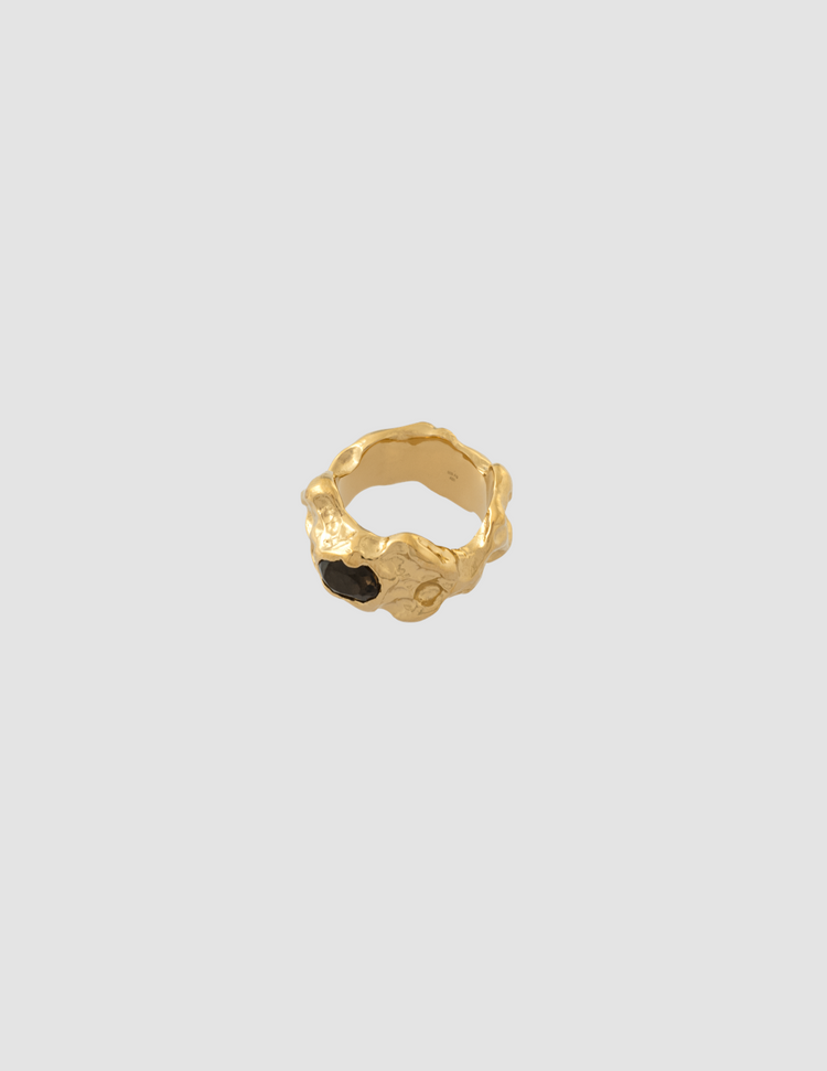 material:gold;