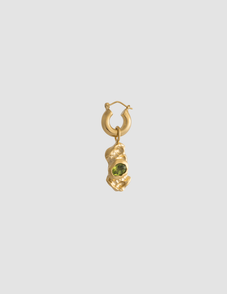 material:gold; add-on:small-vintage-hoops-click; add-on:lea-de-nil-add-on;