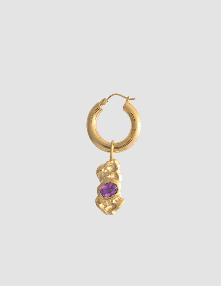 material:gold; add-on:hoops-click; add-on:maude-de-nil-add-on;