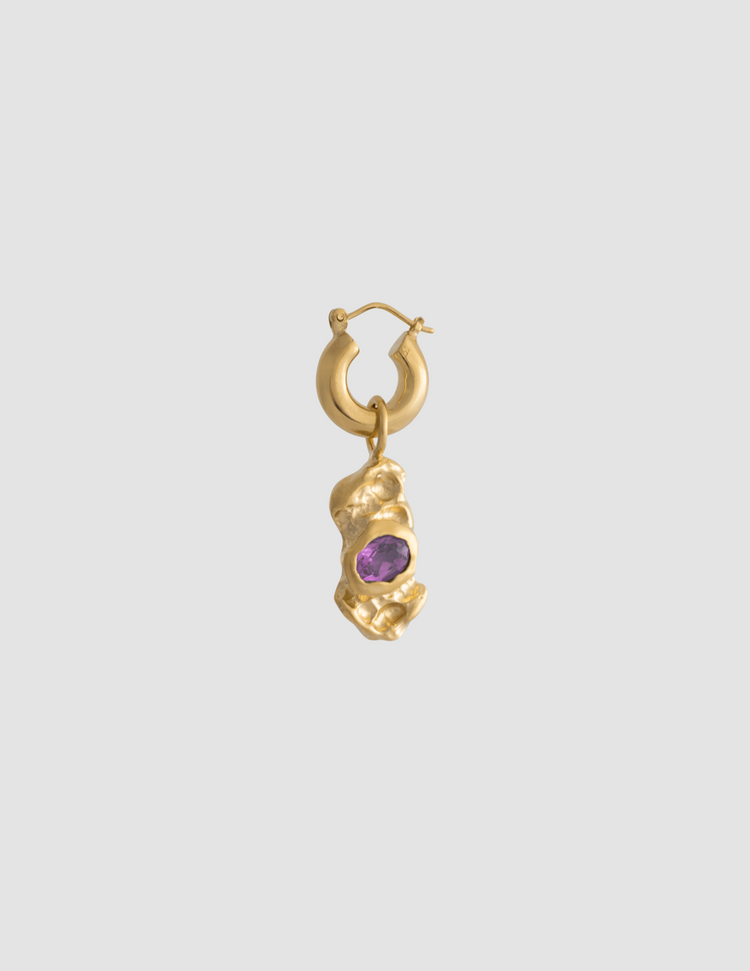 material:gold; add-on:small-vintage-hoops-click; add-on:maude-de-nil-add-on;