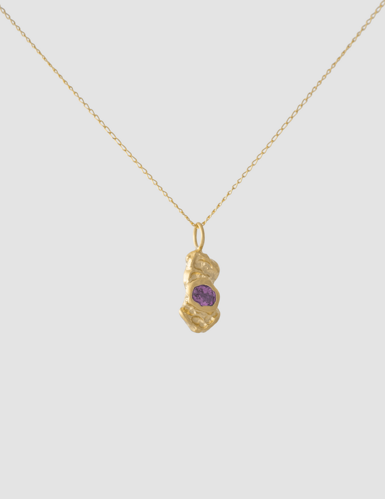 material:gold; add-on:tiny-oval-necklace; add-on:maude-de-nil-add-on;