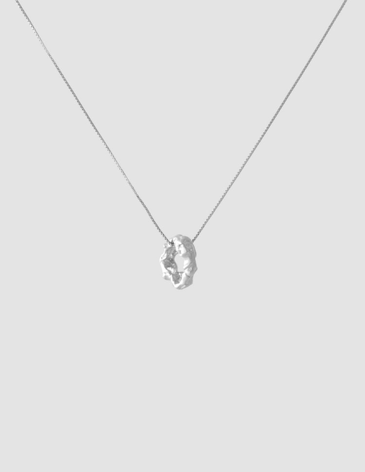 material:silver; add-on:simple-necklace; add-on:melted-donut-add-on;