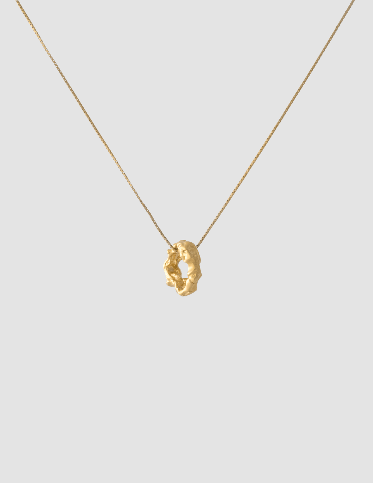 material:gold; add-on:simple-necklace; add-on:melted-donut-add-on;