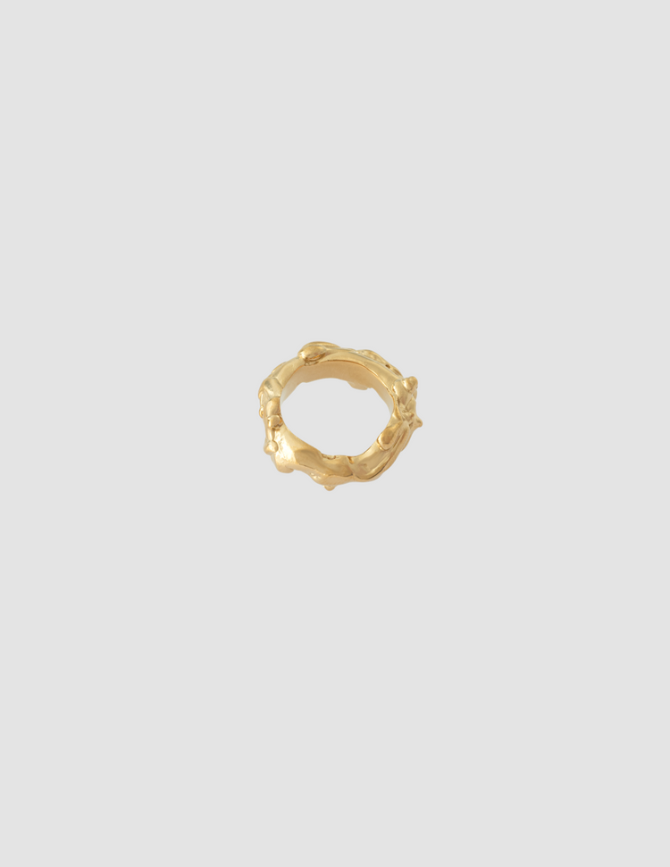 material:gold;