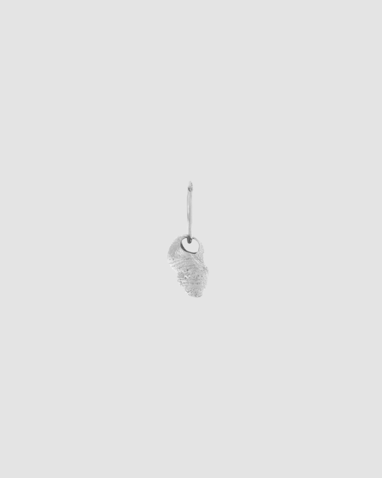 material:silver; add-on:hoops-2-click; add-on:snail-add-on;