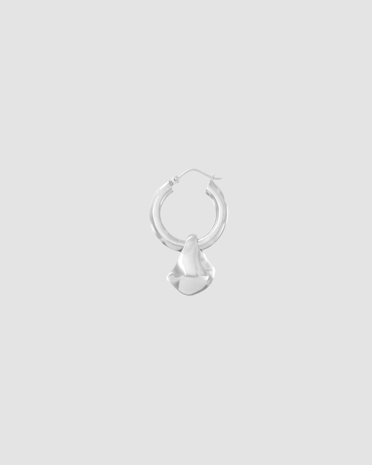 material:silver; add-on:hoops-click; add-on:bell-add-on;
