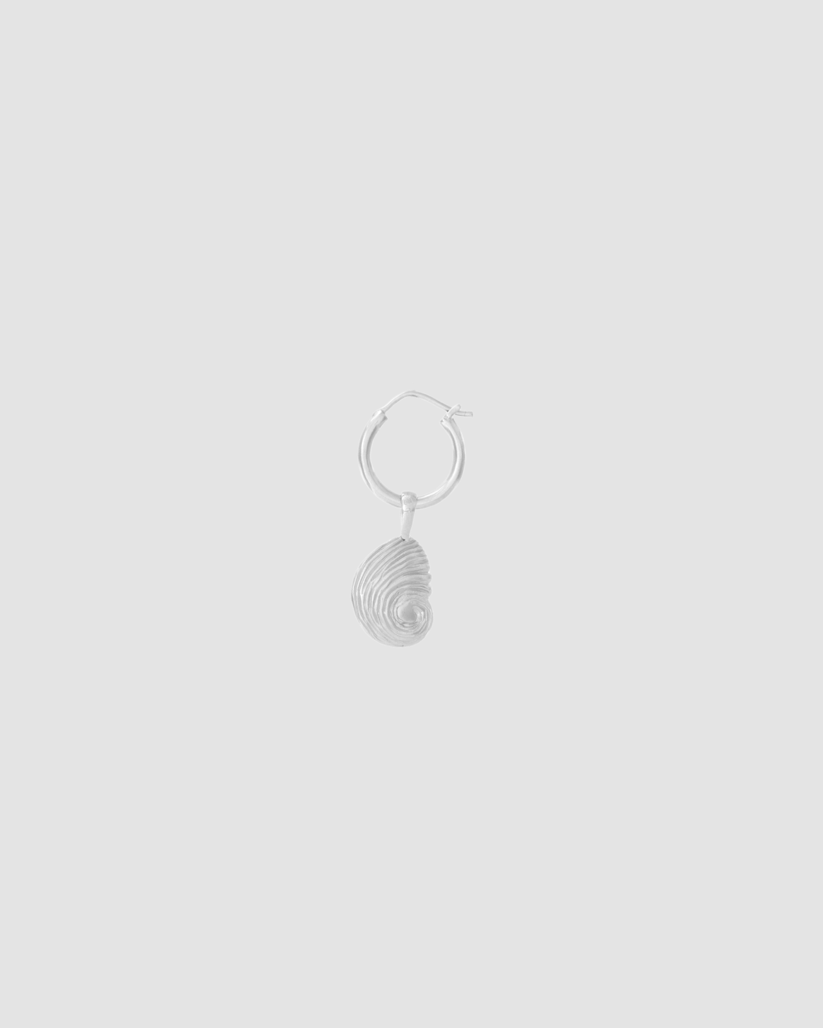 material:silver; add-on:hoops-2-click; add-on:tiny-shell-pendant;