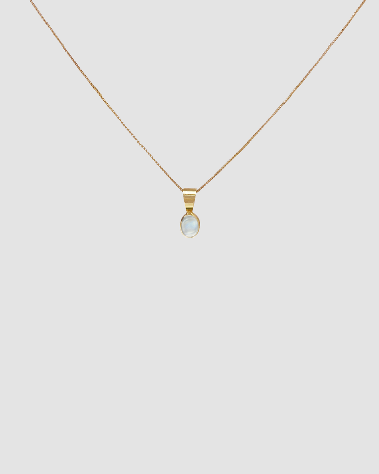 material:gold; add-on:simple-necklace; add-on:moonstone-add-on;