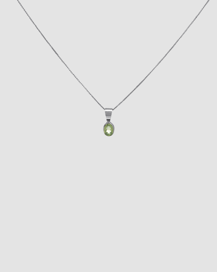 material:silver; add-on:simple-necklace; add-on:peridot-add-on;