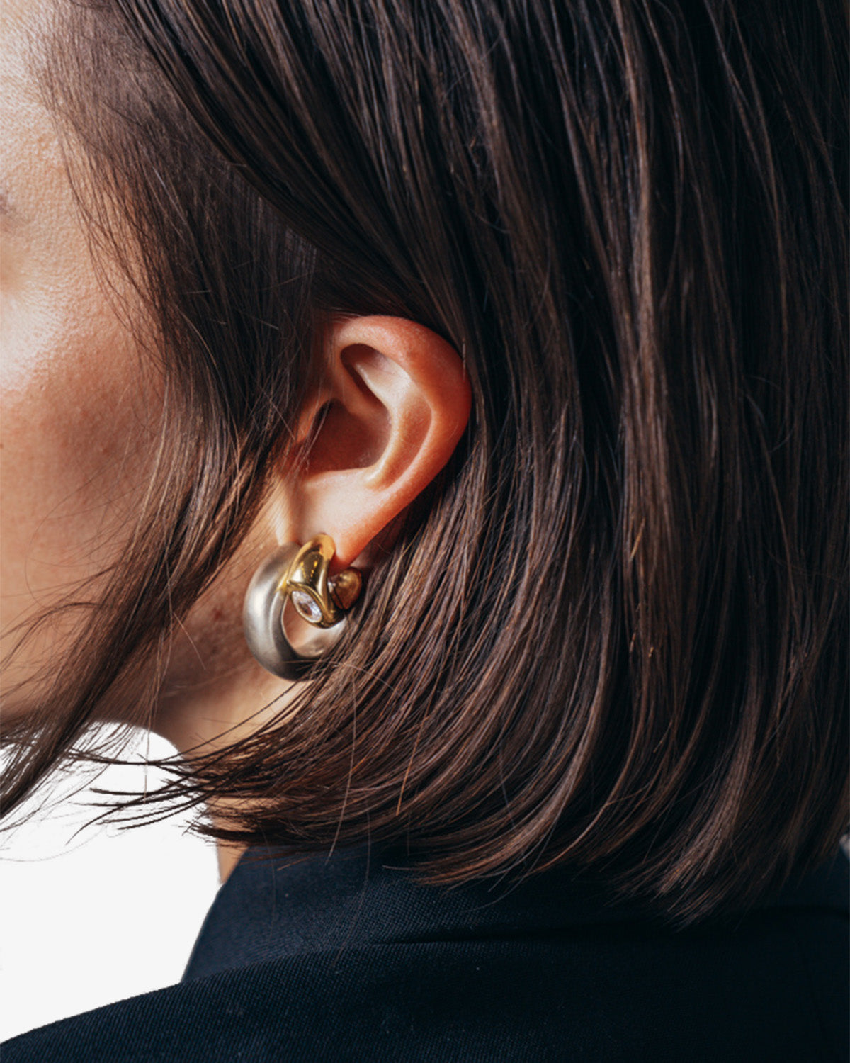 material:gold;
