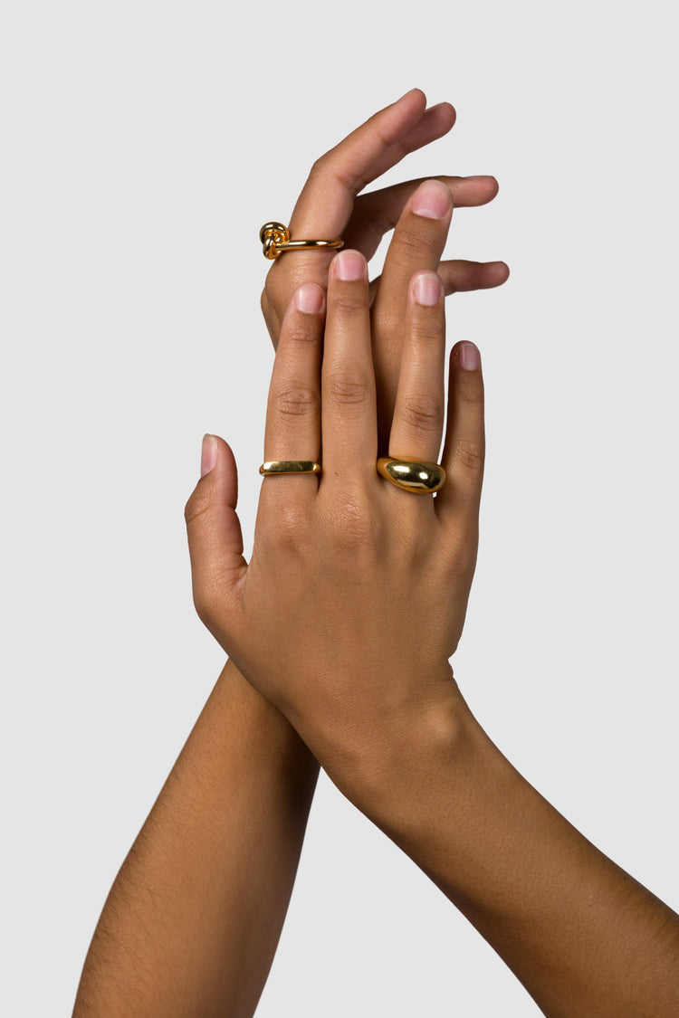 material:gold;