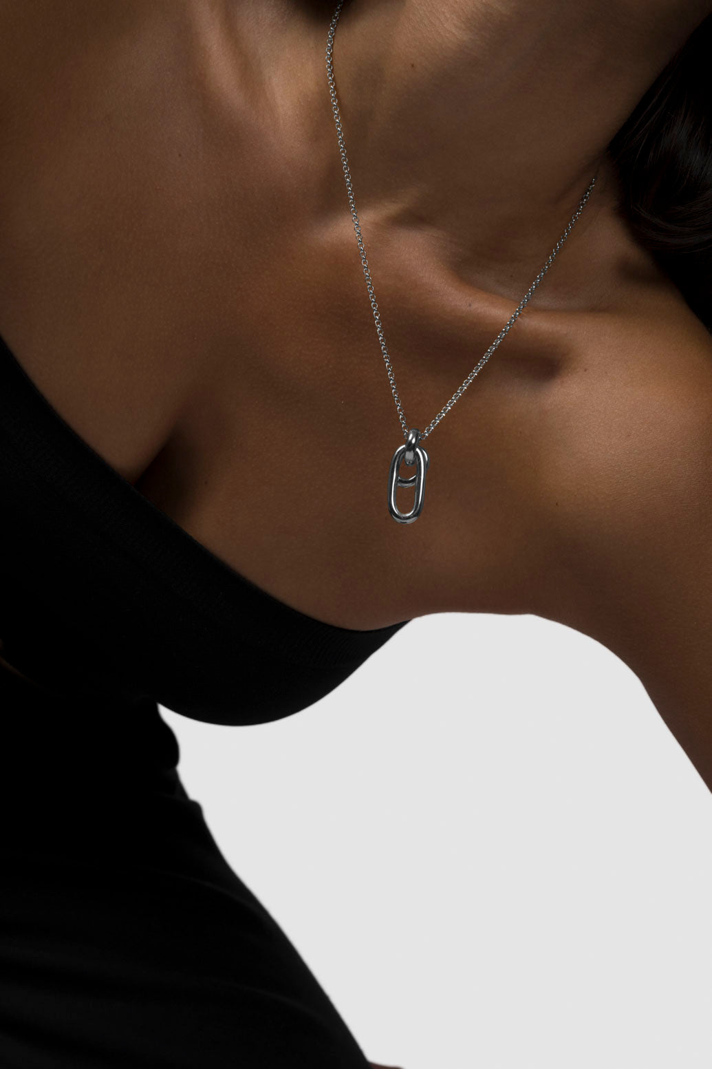 material:silver;