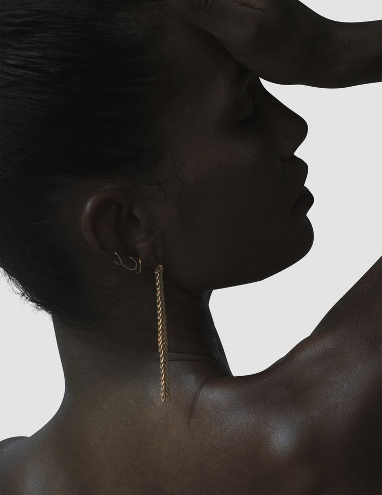 material:gold;