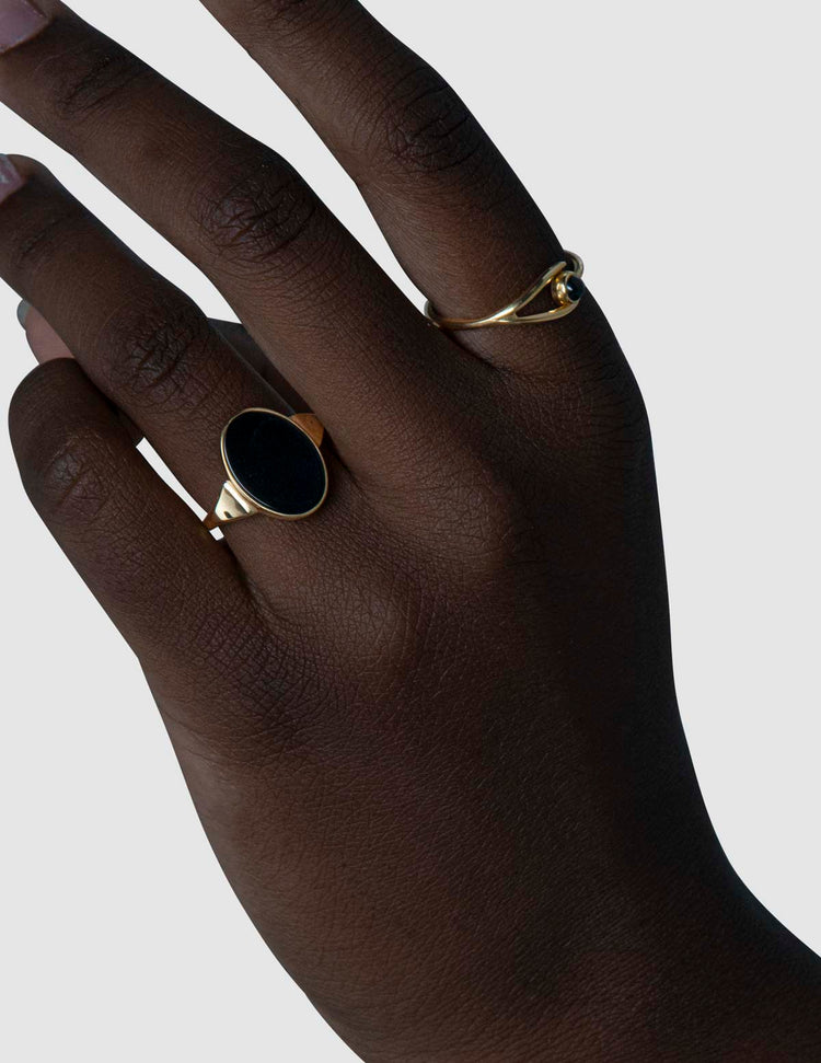 material:gold;