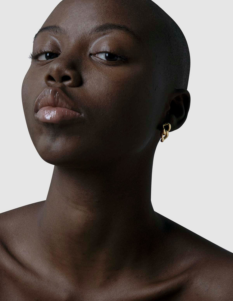 material:gold;