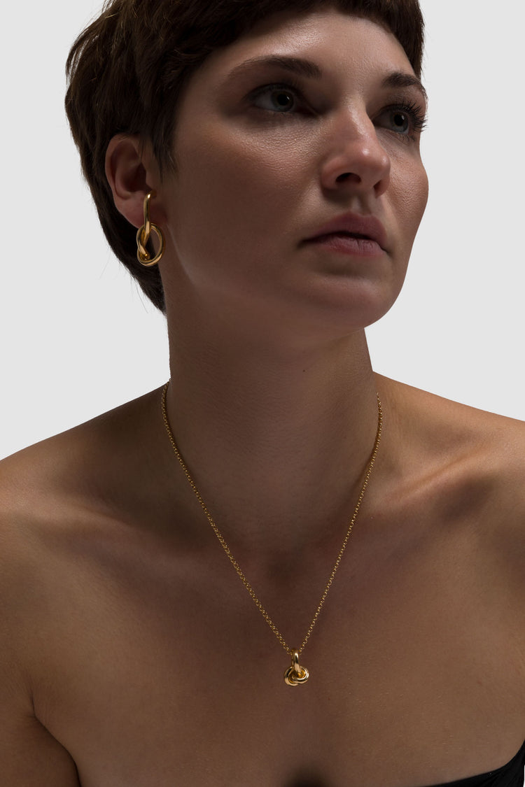 material:gold;