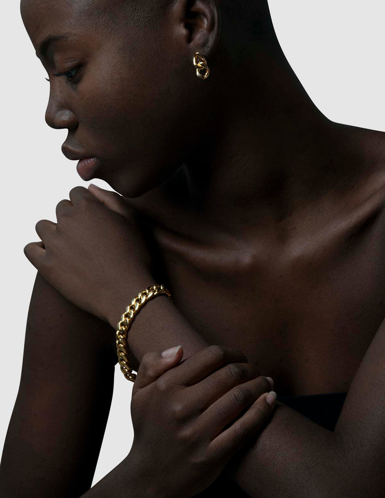 material:gold;