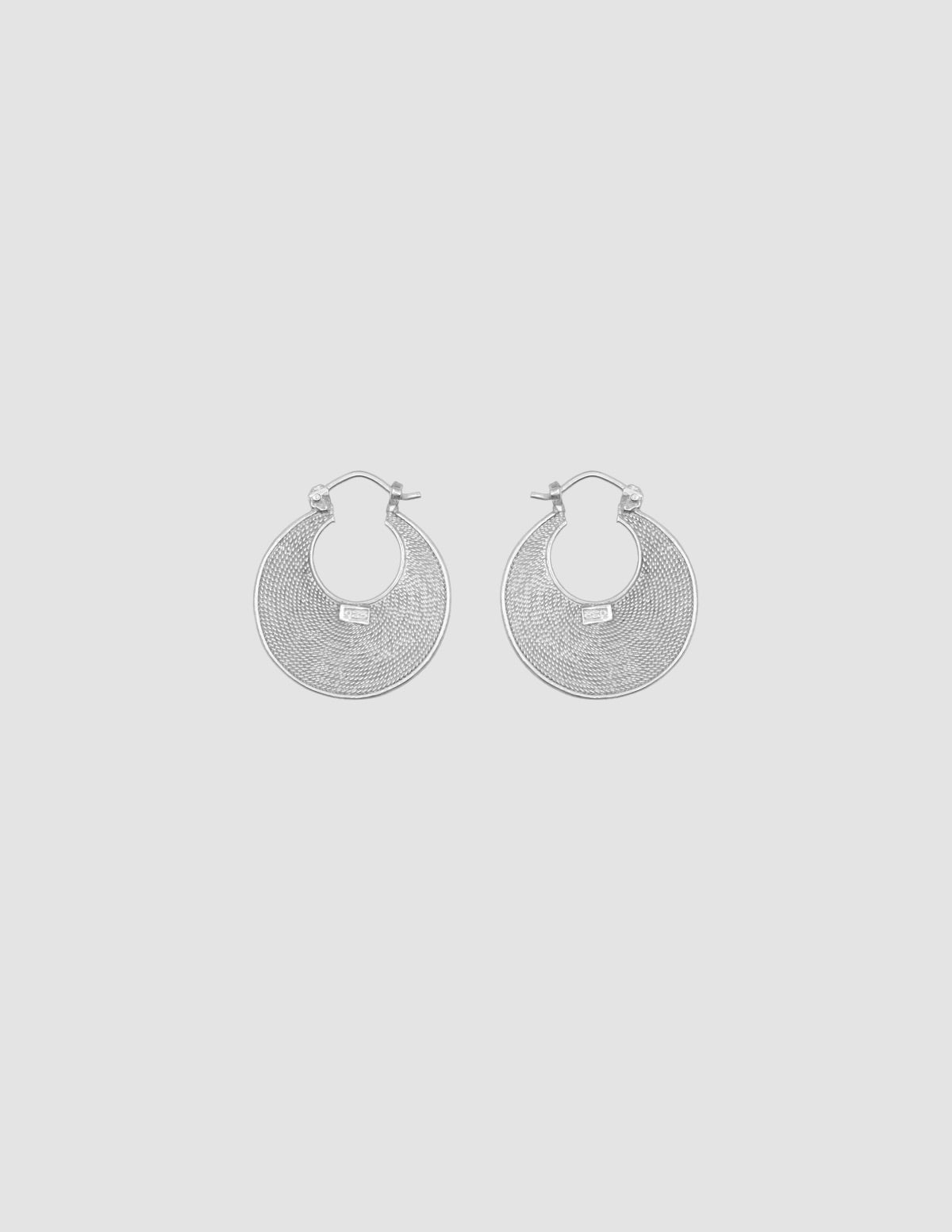 material:silver;