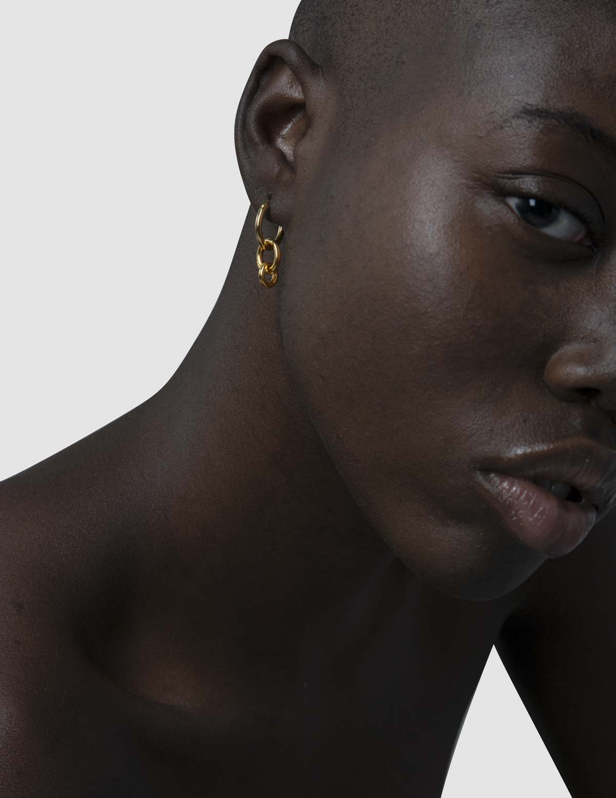 material:gold;