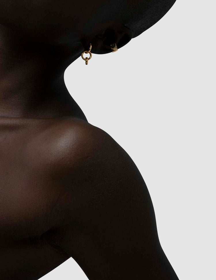 material:gold;