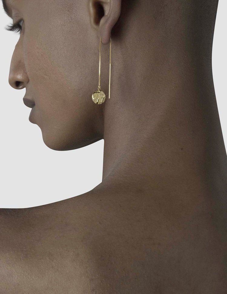 material:gold;