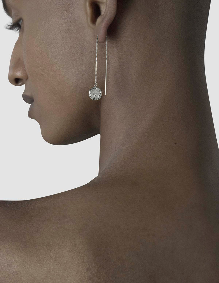 material:silver;