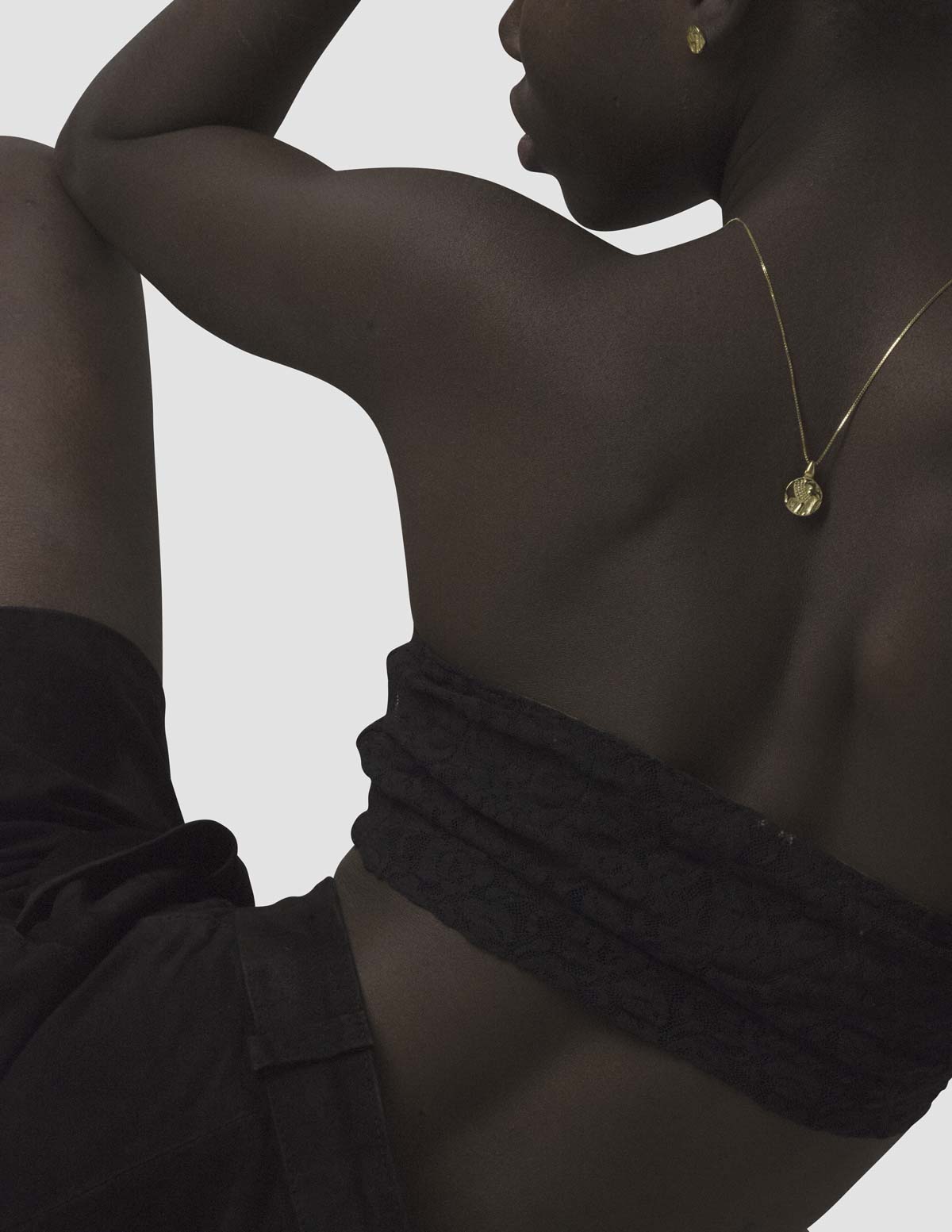 material:gold;