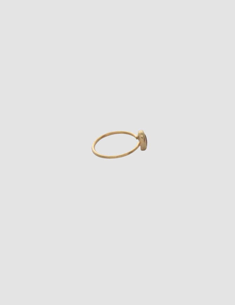 material:gold;