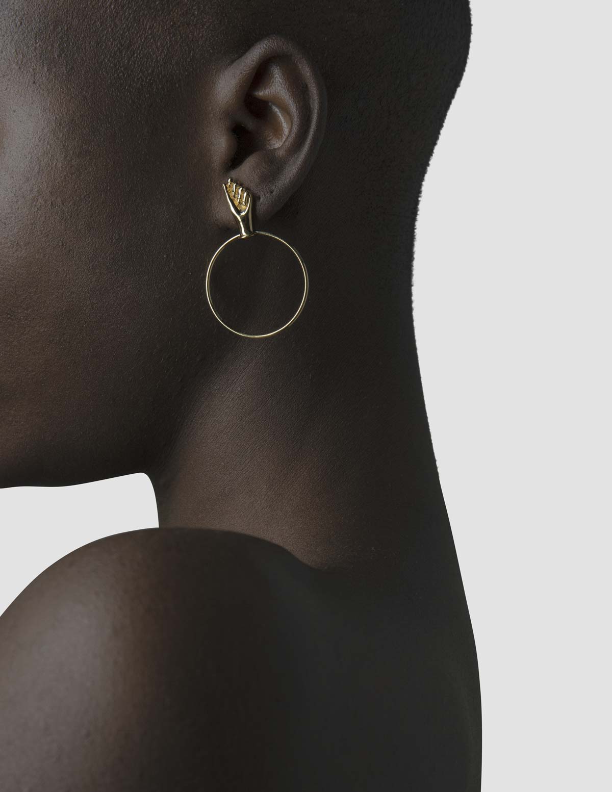 material:gold;